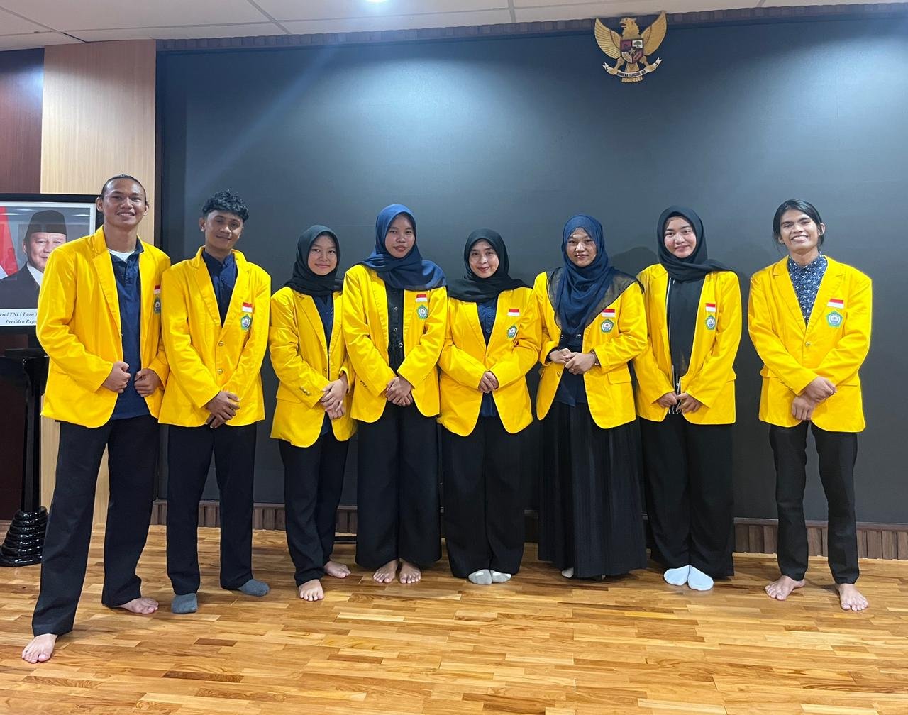 8 Mahasiswa Prodi Informatika Universitas Khairun Raih Beasiswa Bank Indonesia