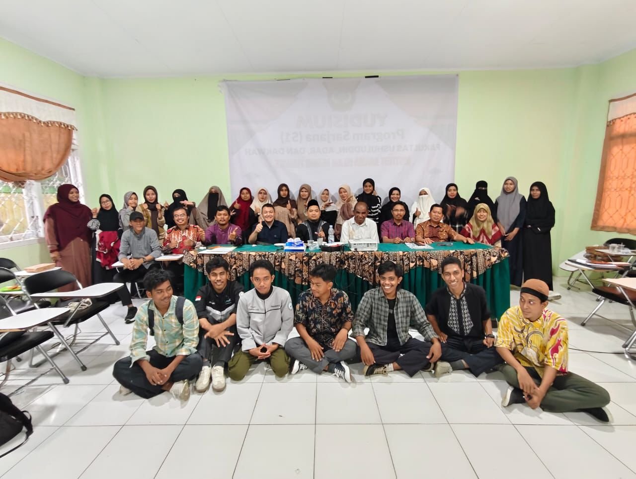 Dosen Prodi Informatika Universitas Khairun Laksanakan Pelatihan dan Pendampingan Penulisan Karya Tulis Ilmiah bagi Mahasiswa FUAD IAIN Ternate